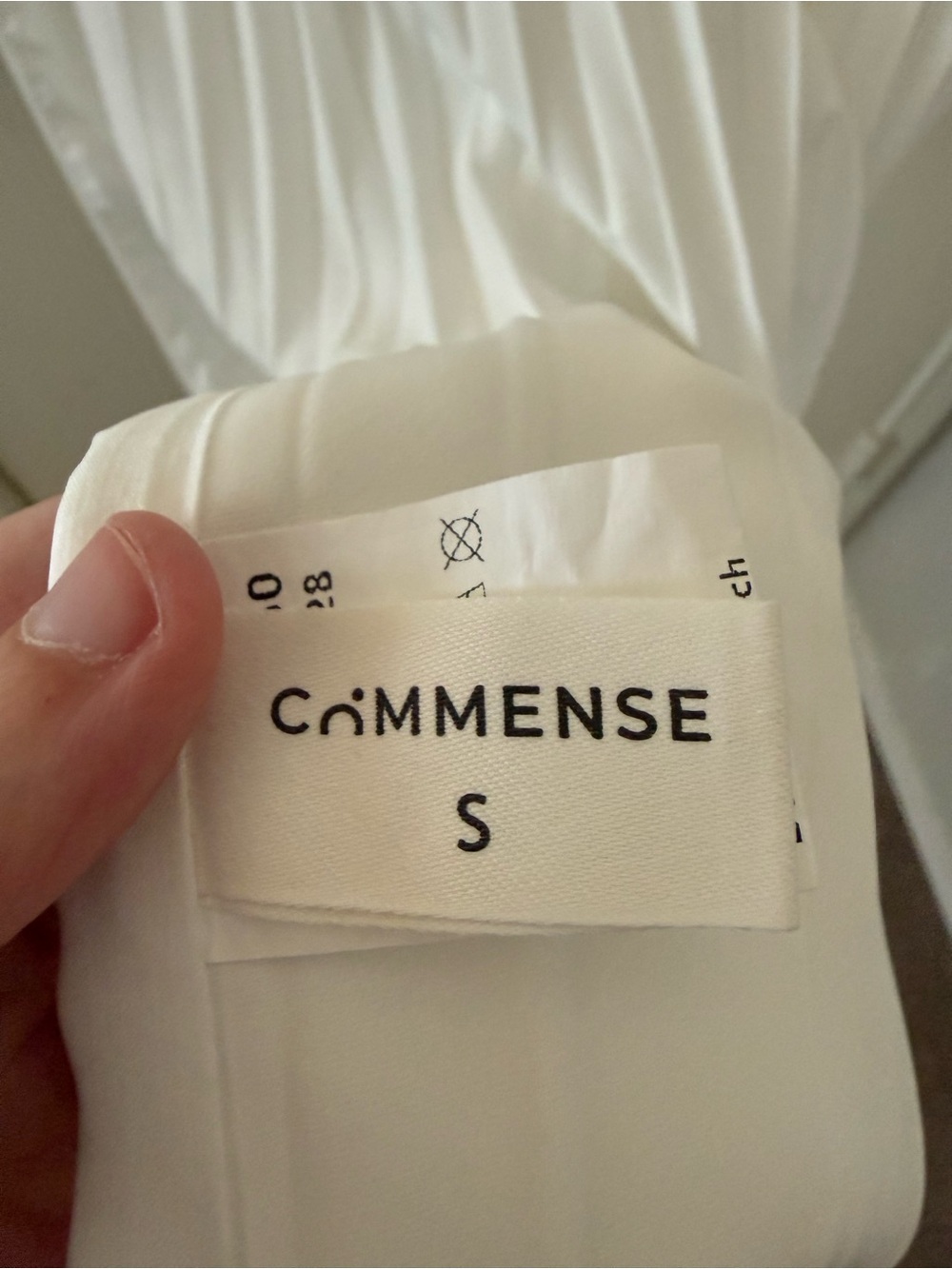 Commense White Sleeveless High-Low Pleated Dress - Picture 2 of 3